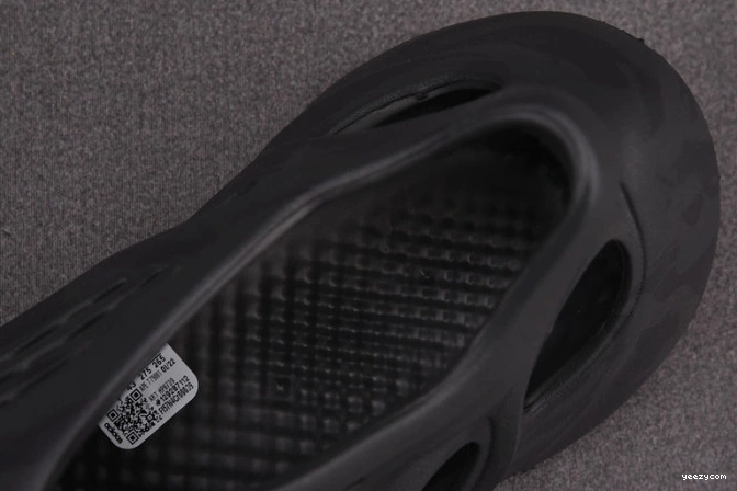 Yeezy HP8739 Adidas RNNR Onyx Foam 0718